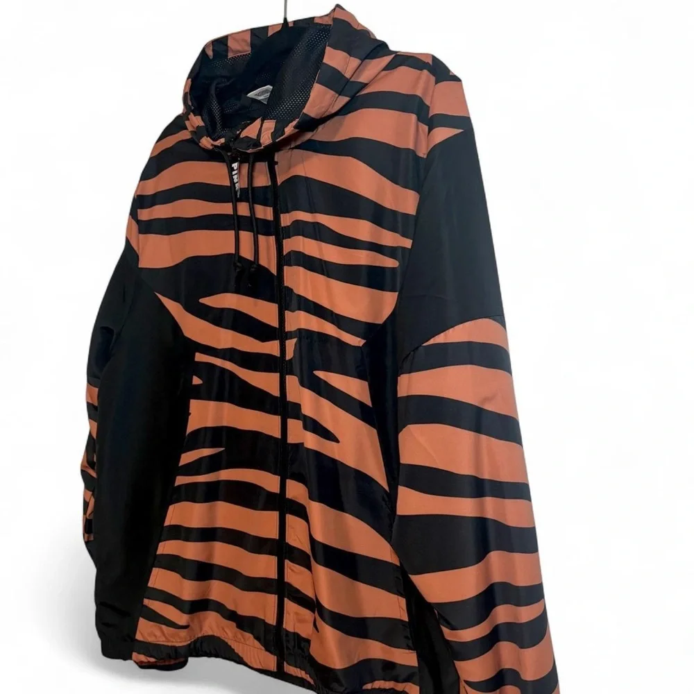 Victoria's Secret PINK zebra-printed hooded windbreaker jacket - Picture 4 of 7